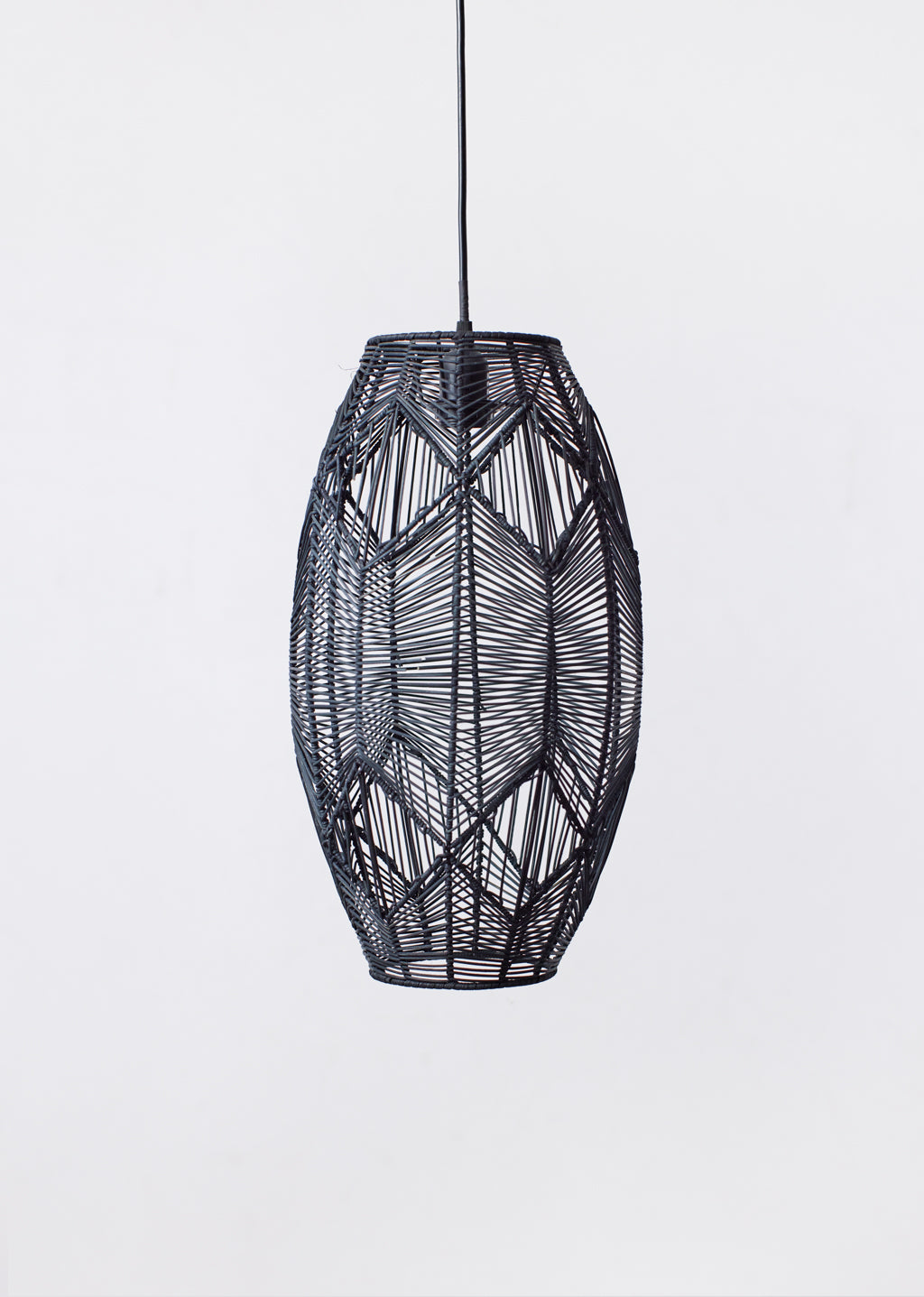 Suspension en rotin noir