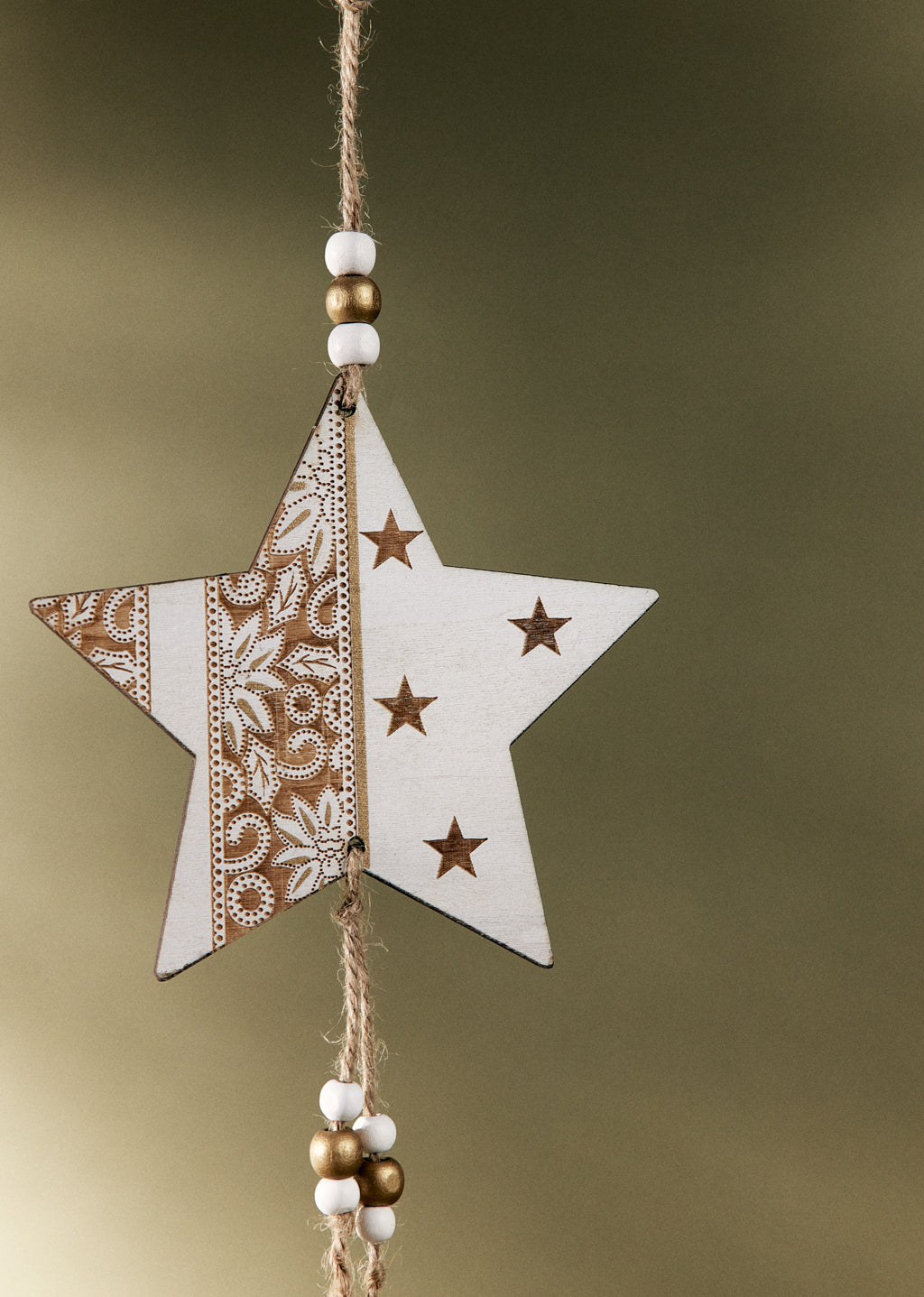 Décoration étoiles blanc et doré