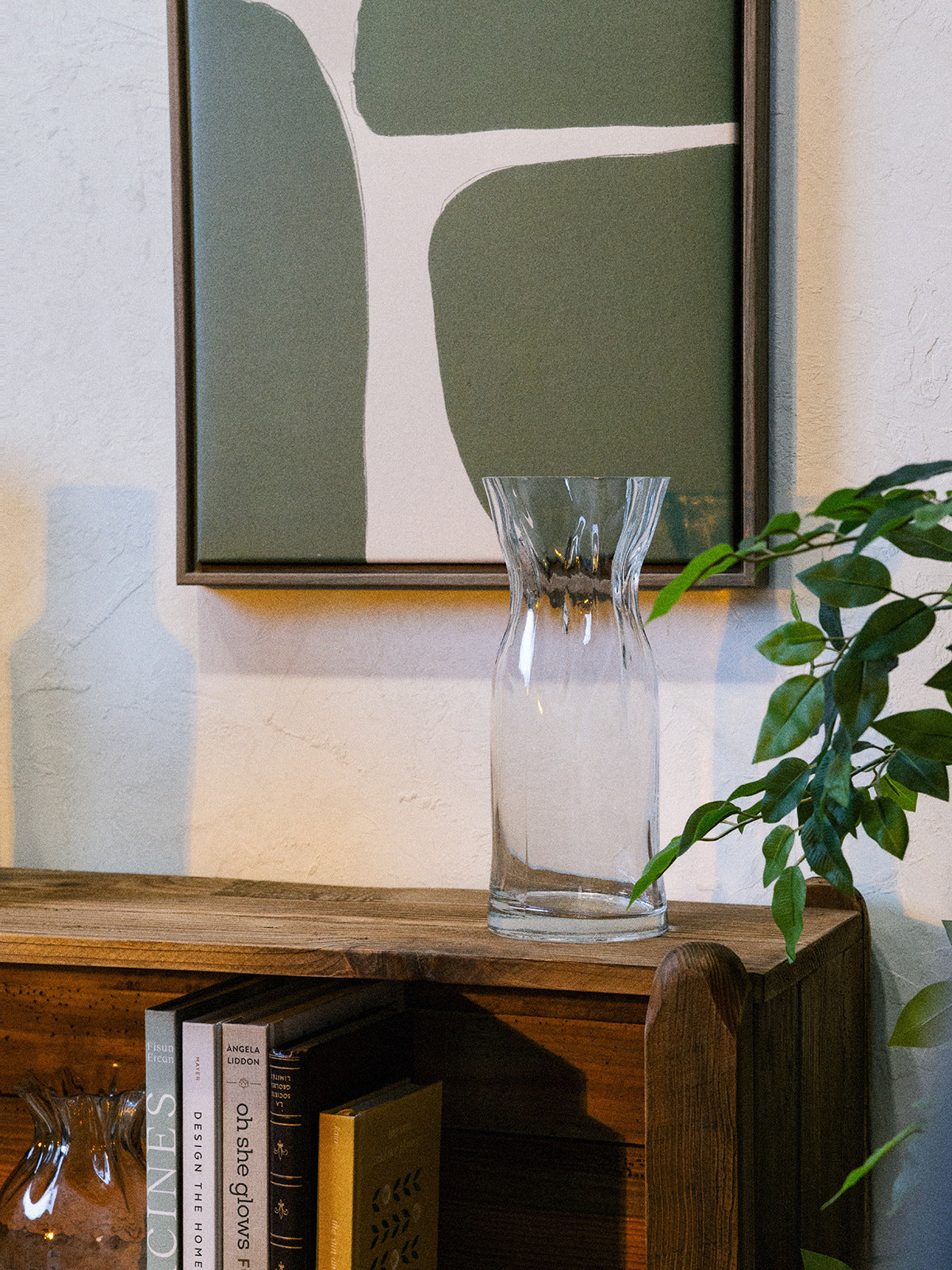  Large curvy glass vase