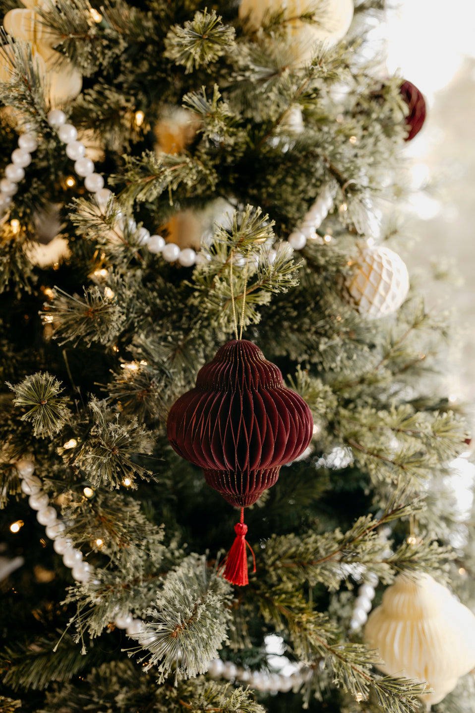 Décoration d'arbre lanterne en nid d'abeille