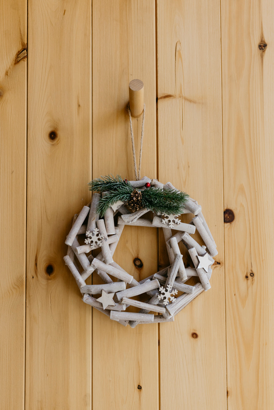 Couronne en bois blanc