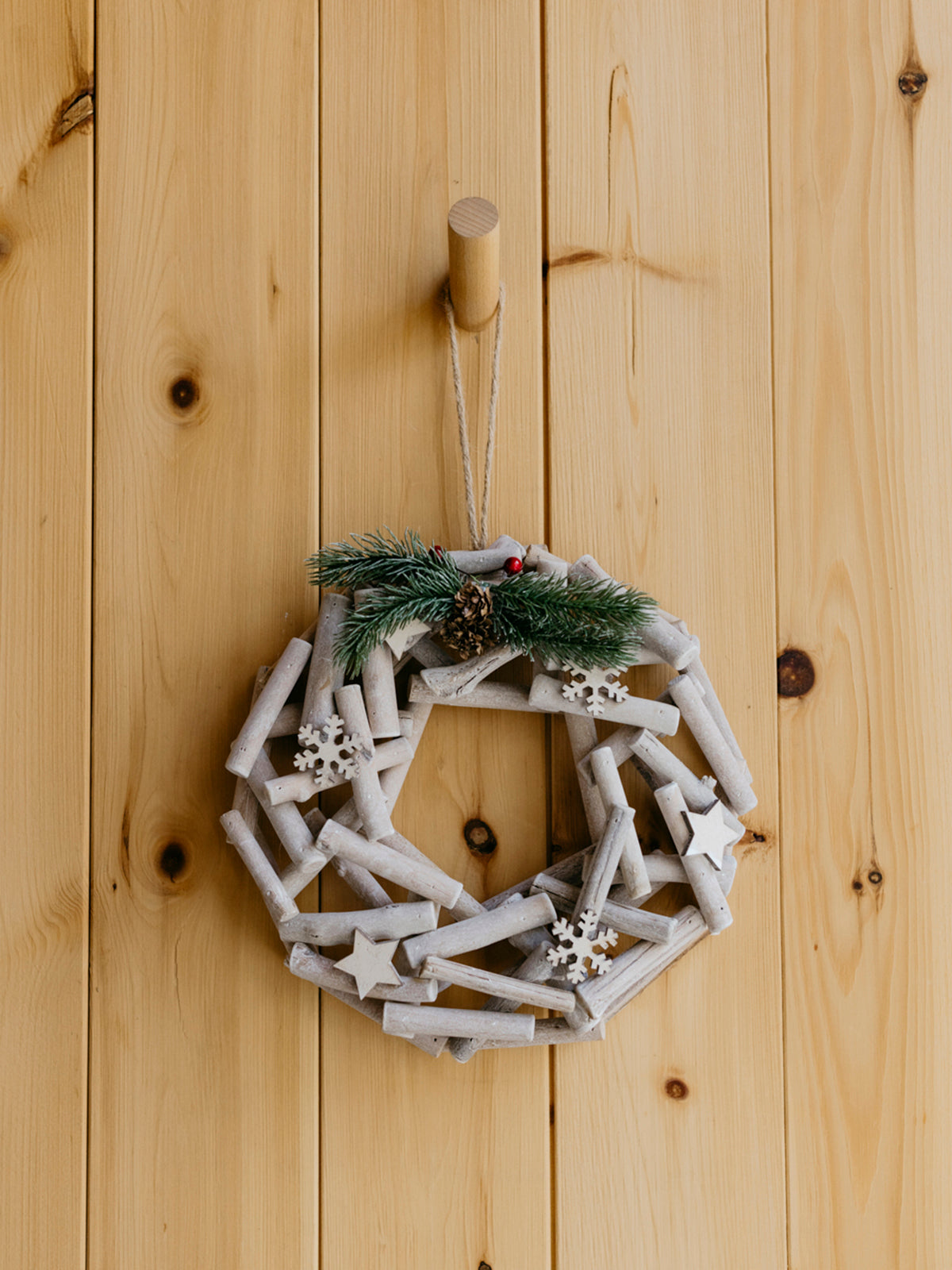 Couronne en bois blanc