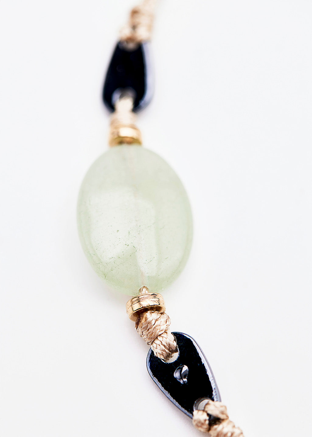 Bracelet en corde avec pierre