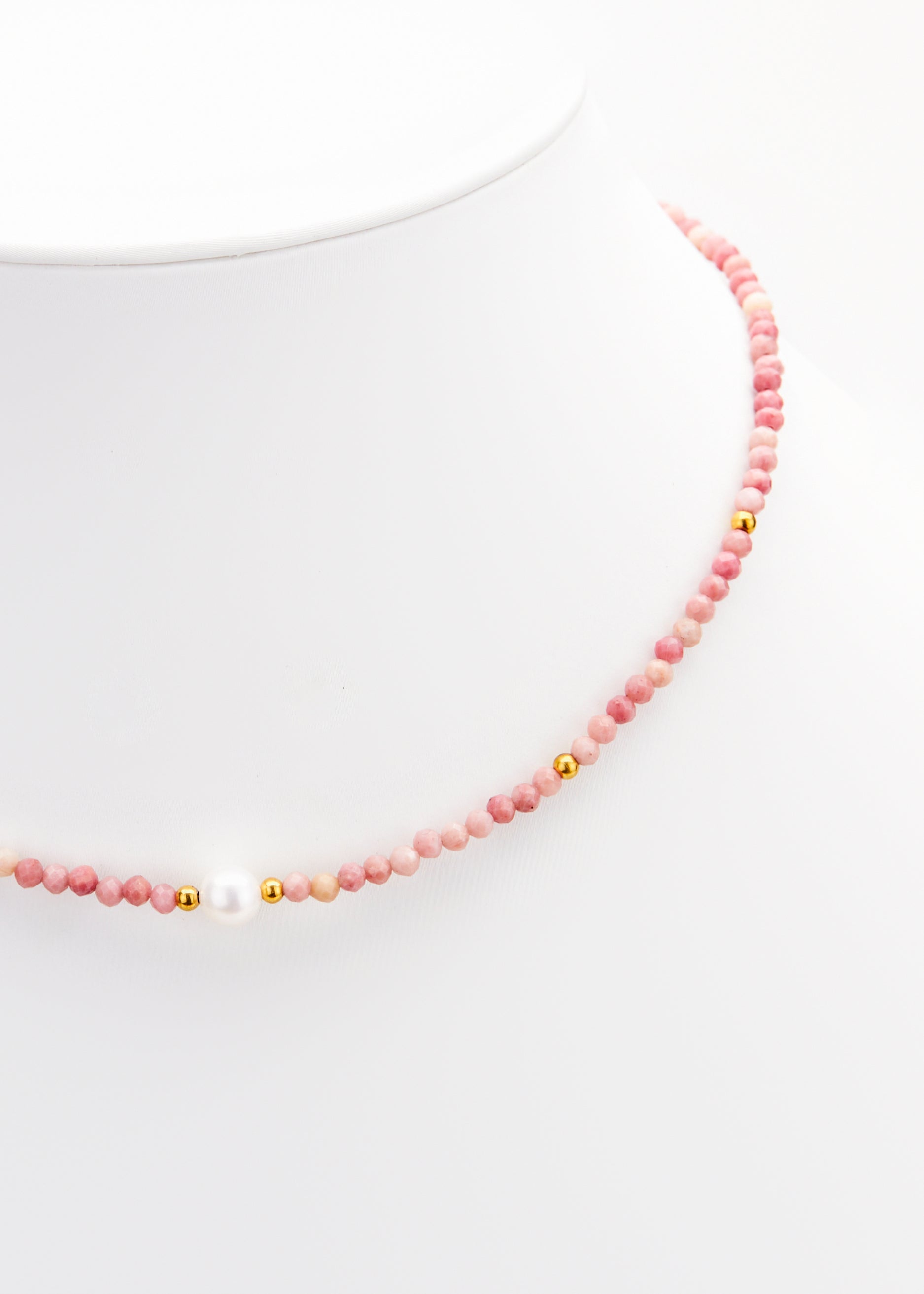 Pink gem necklace with pearl