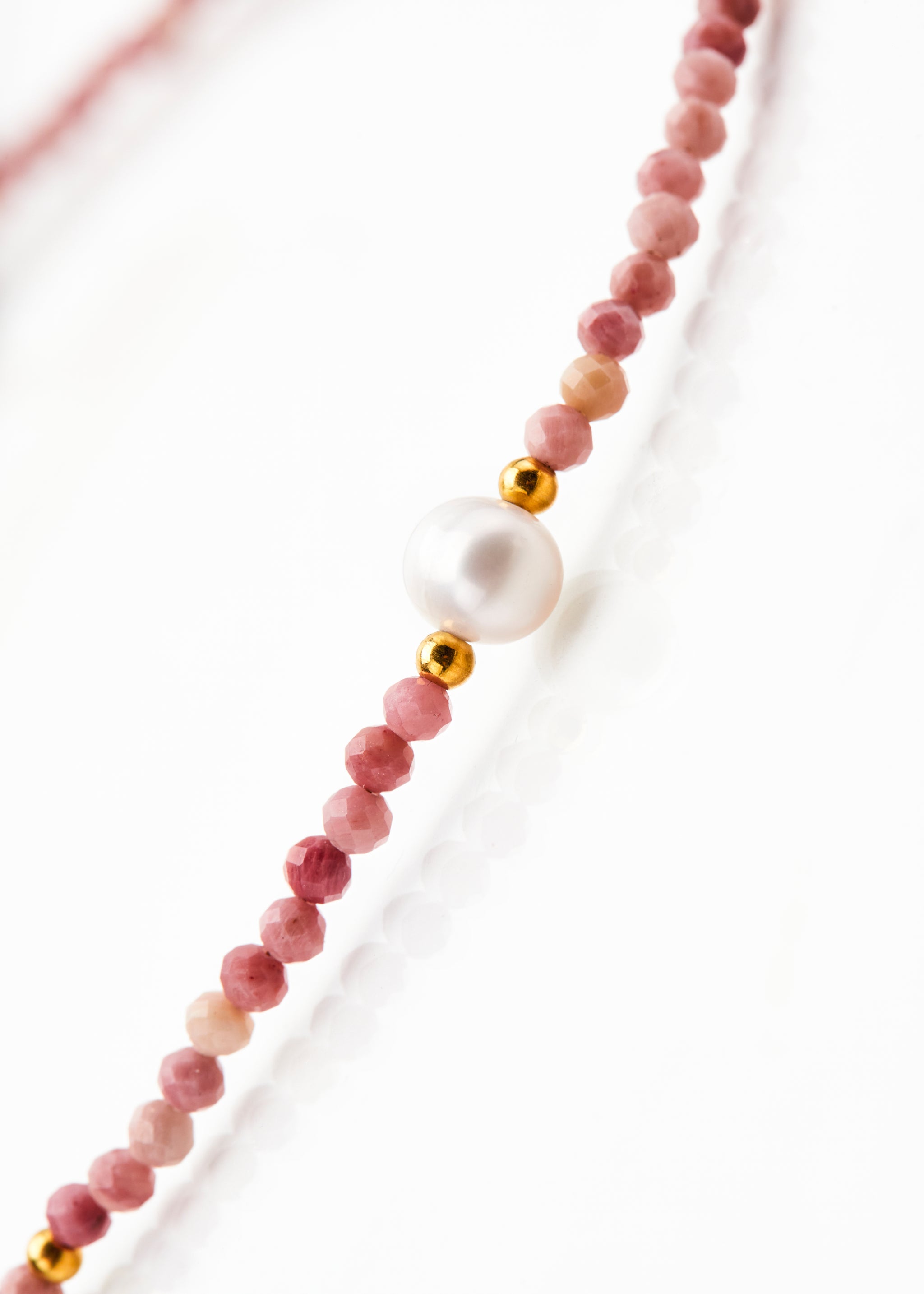 Pink gem necklace with pearl