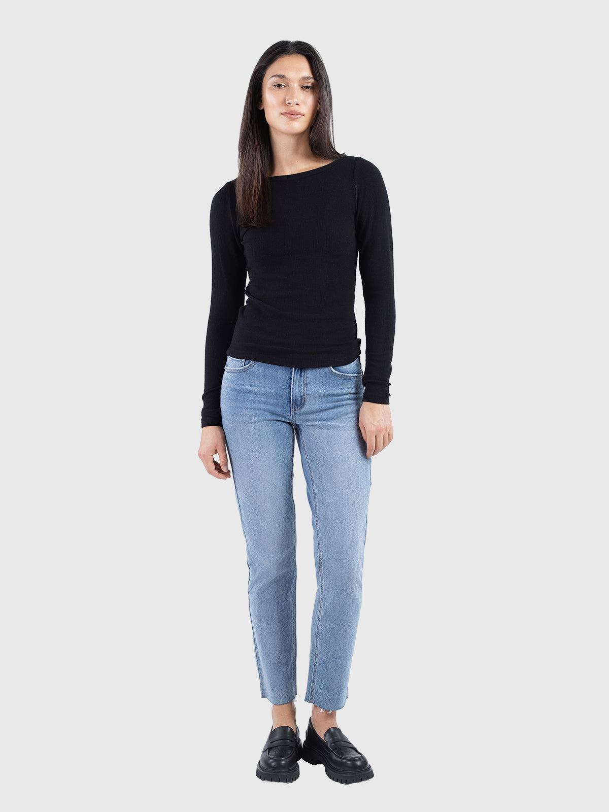 Soft basic boat neck t-shirt