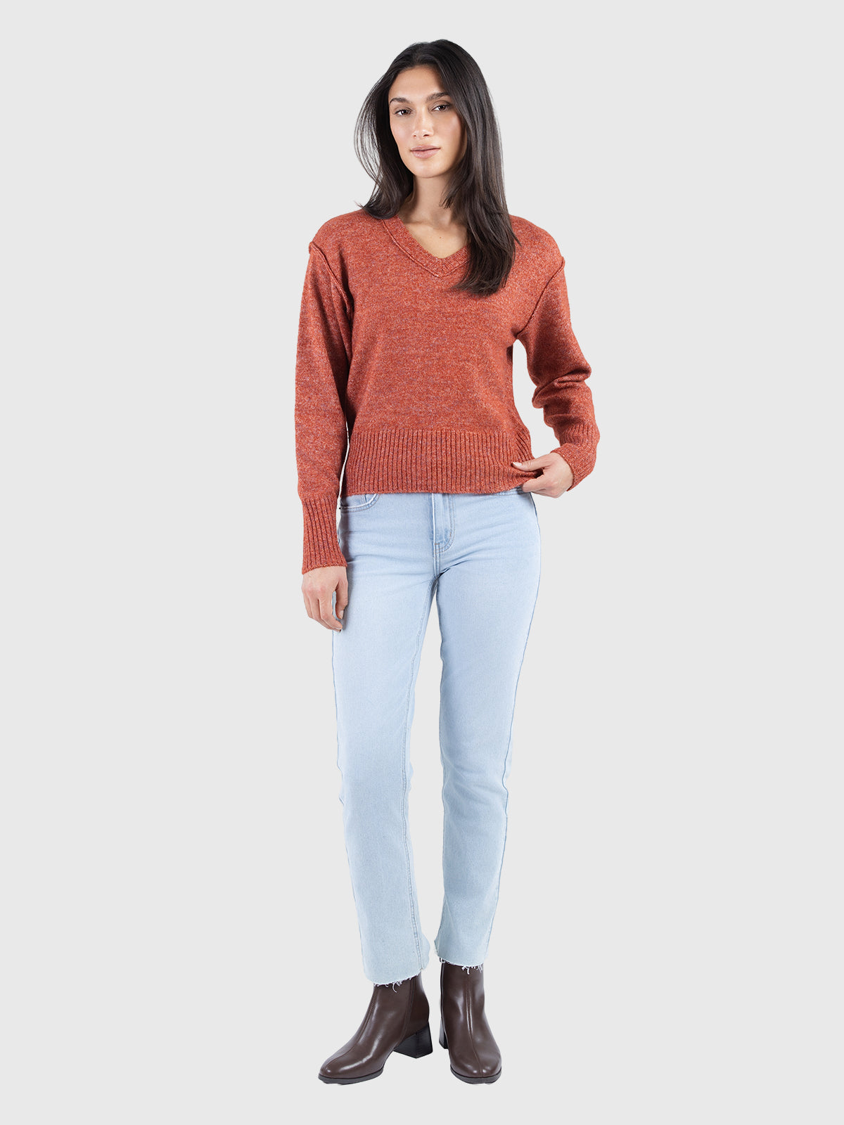 Basique col en V en fil recyclé