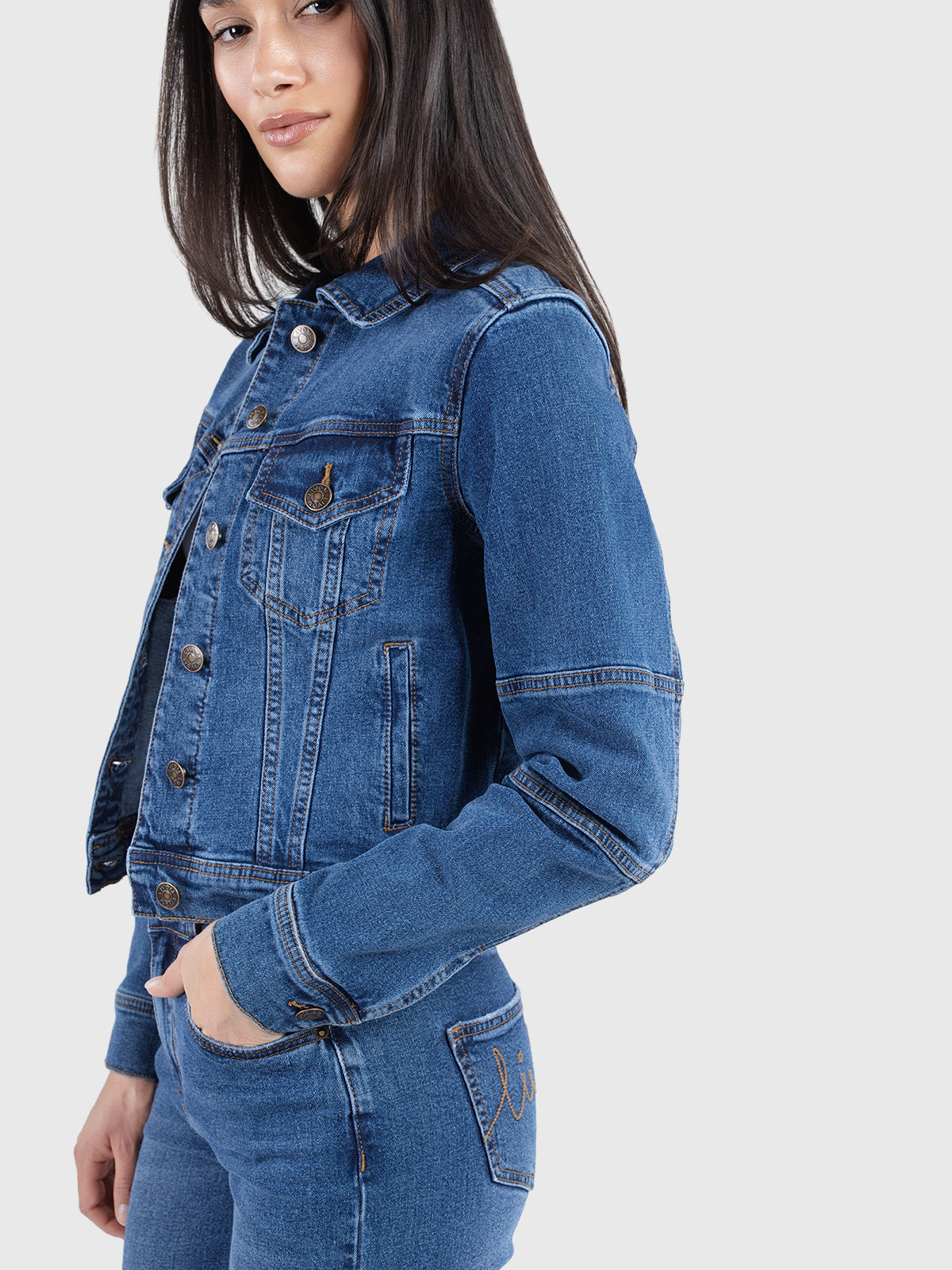 Crop denim jacket