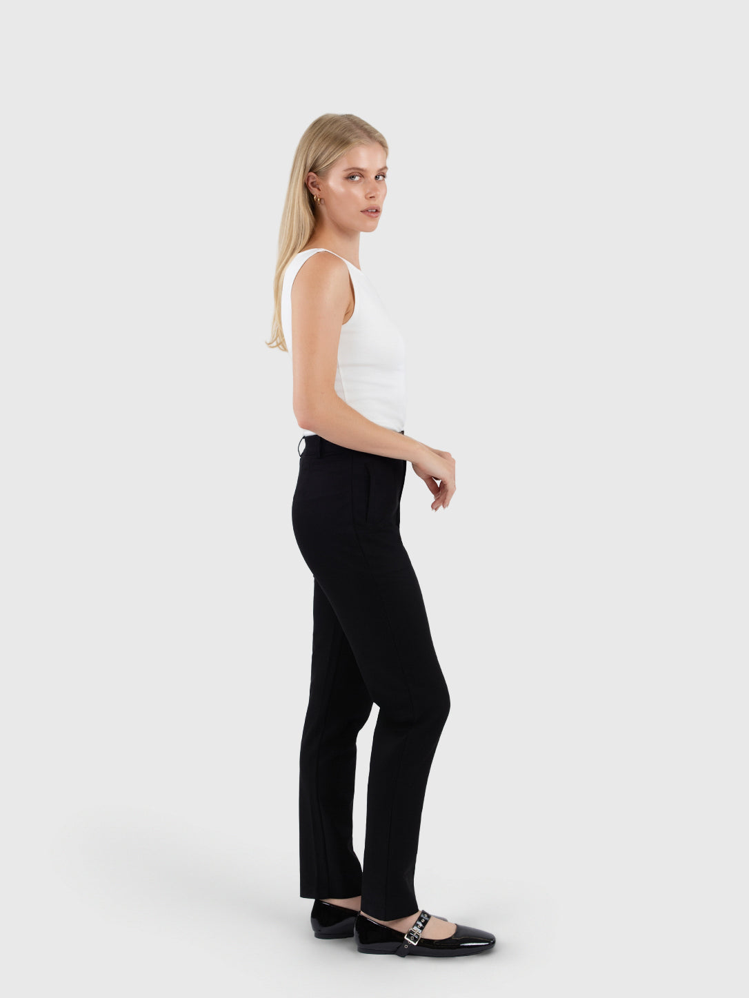 698765195163-4.jpg
