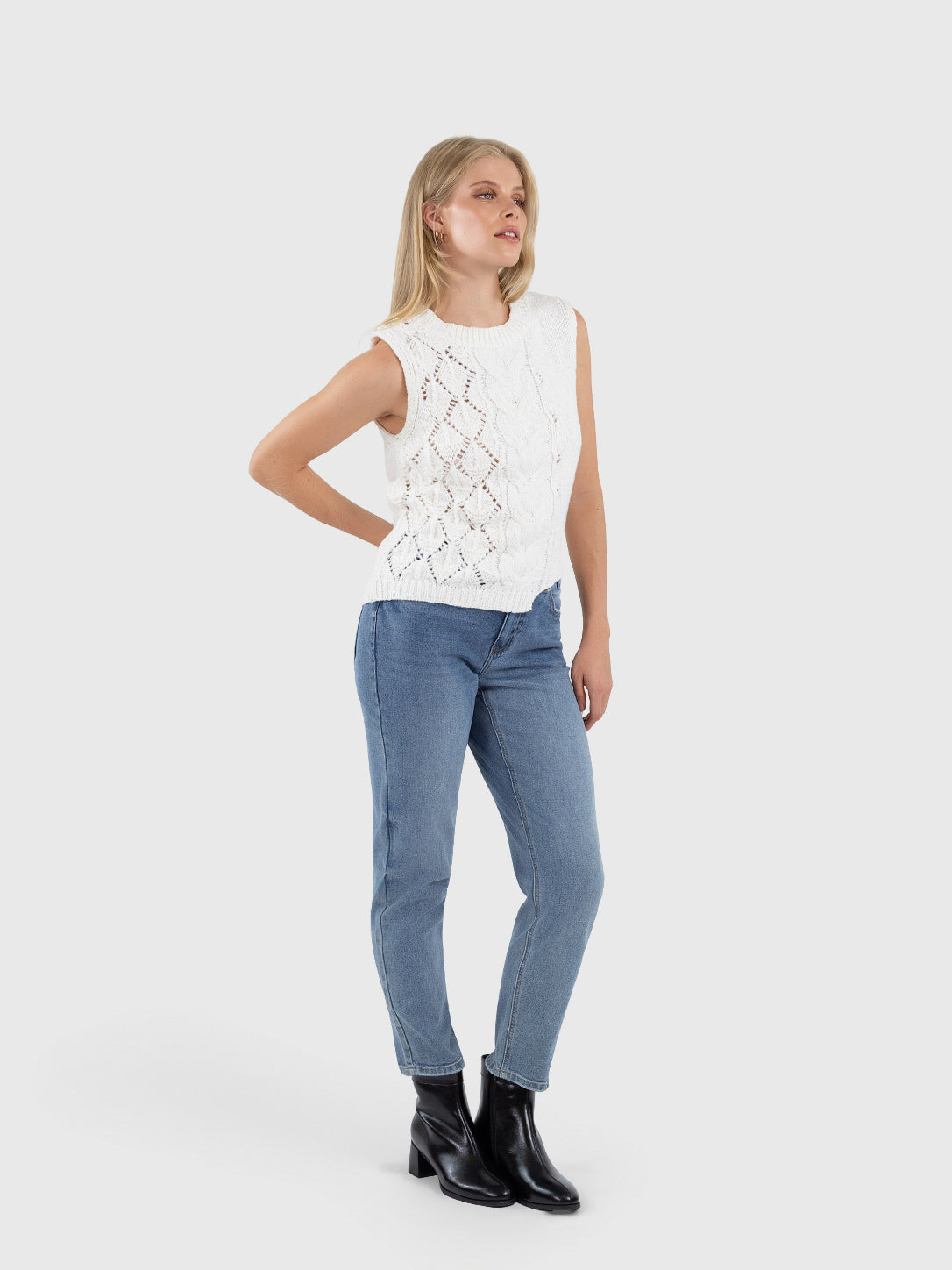 698765196016-4.jpg