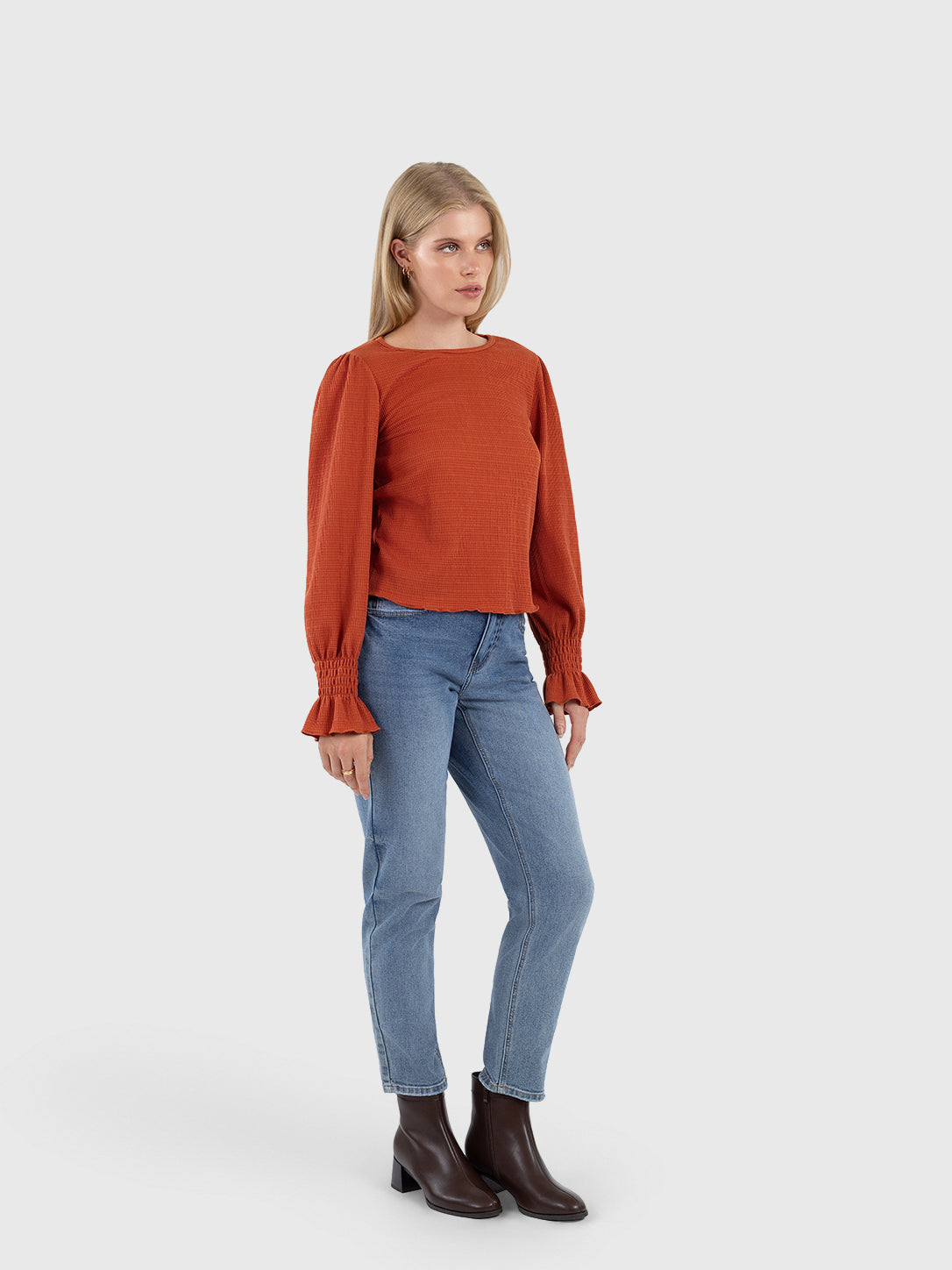 698765198928-4.jpg