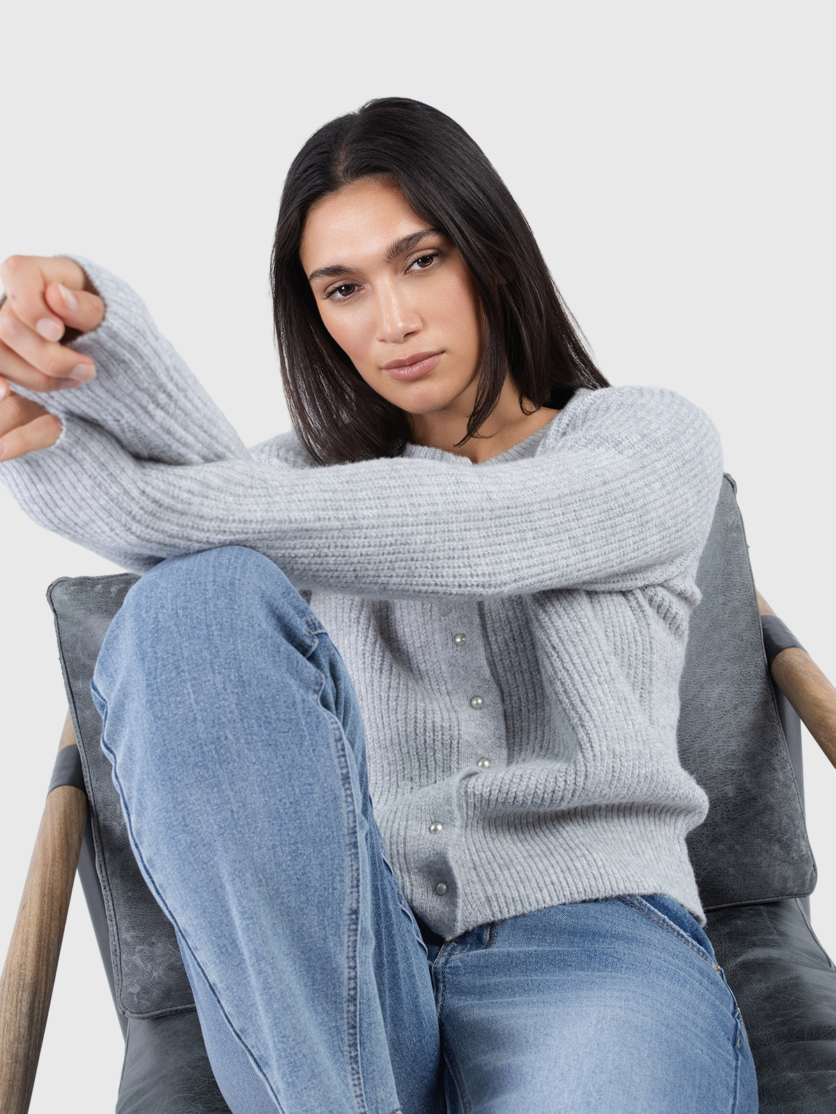 Basic pearl button cardigan