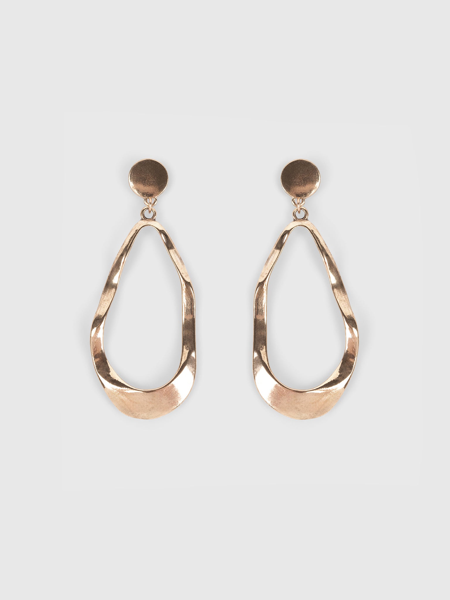 Irregular oval earrings