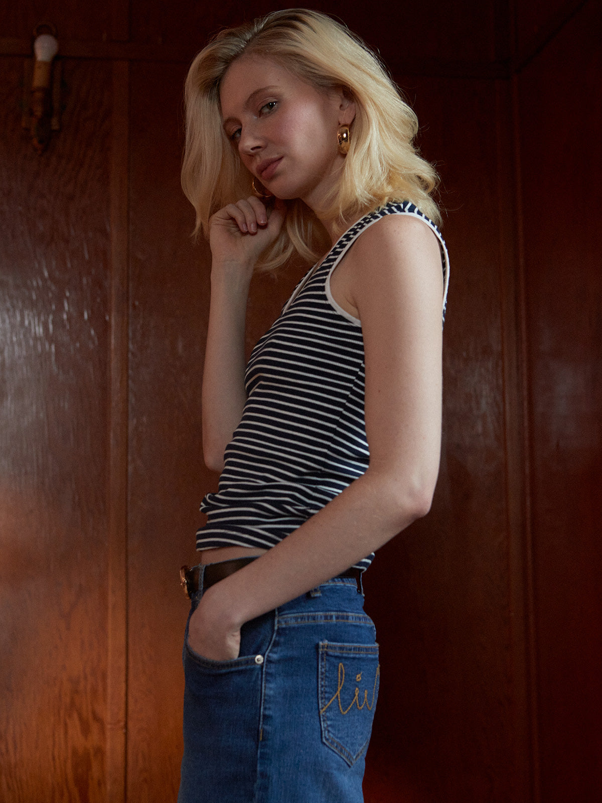 698765224405-2.jpg