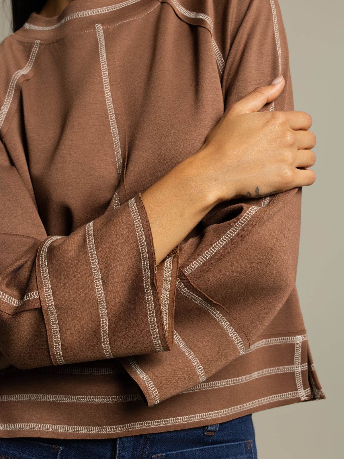 698765273762-04.jpg