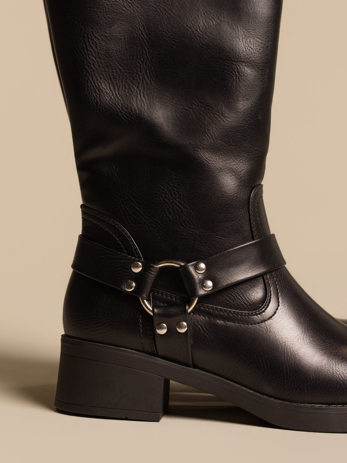 Botte haute à bride