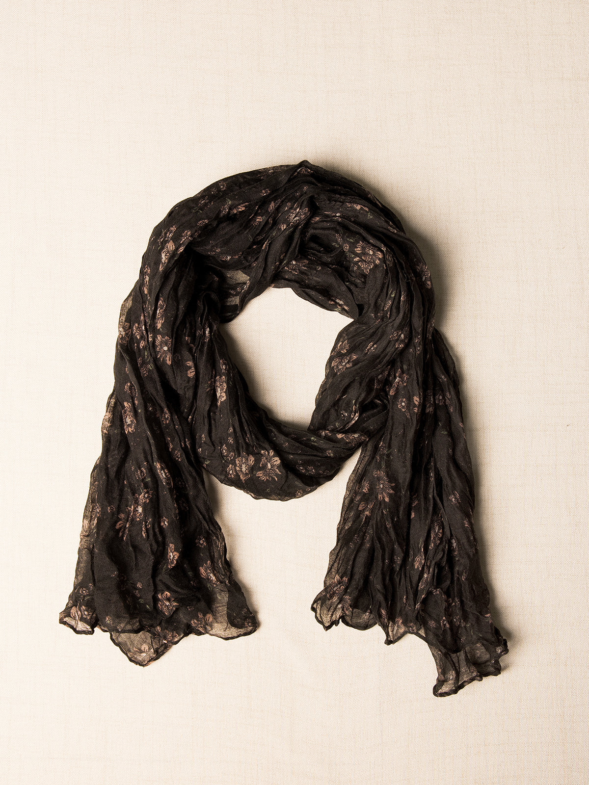 Foulard léger floral froissé