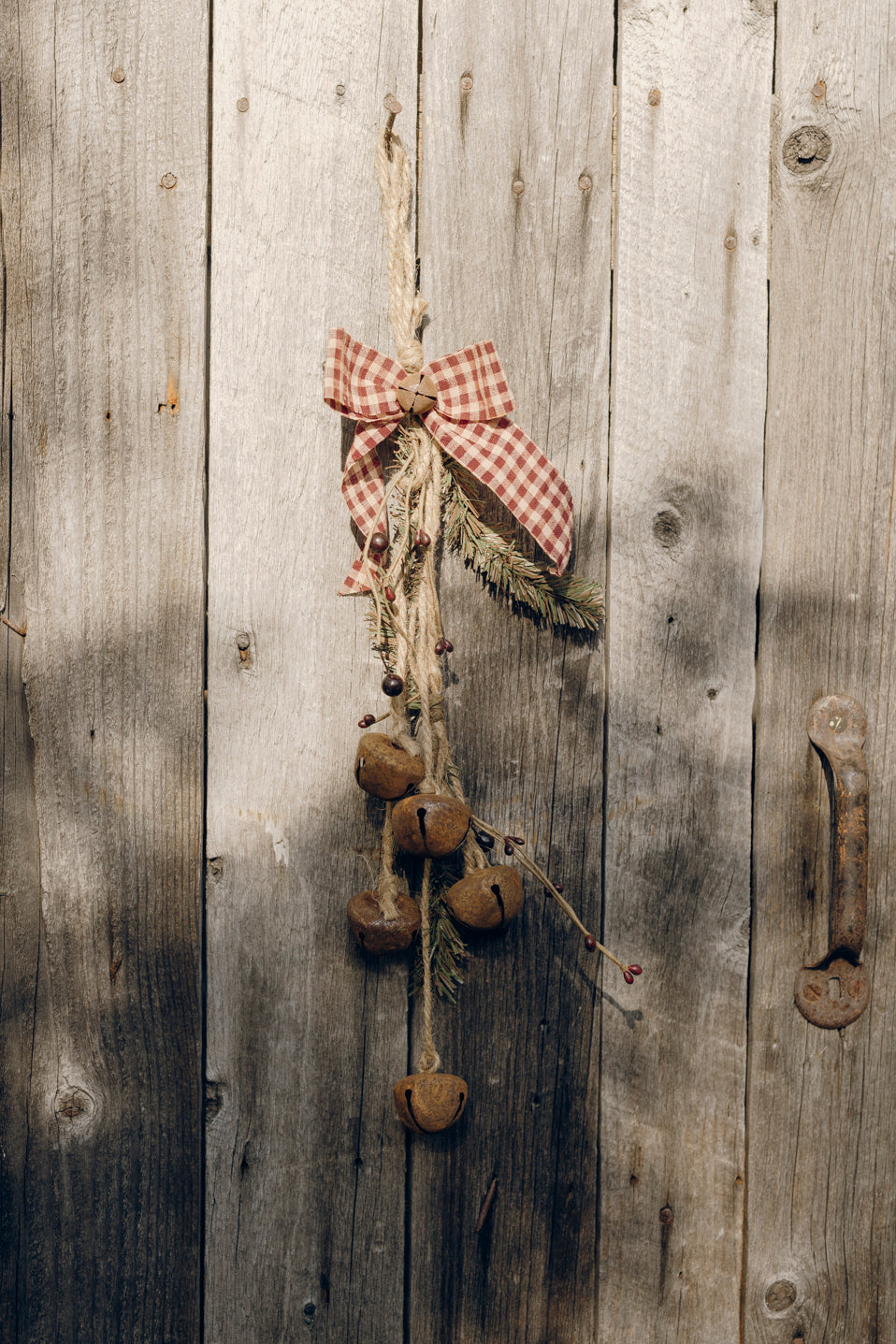 Ribbon and bells ornament