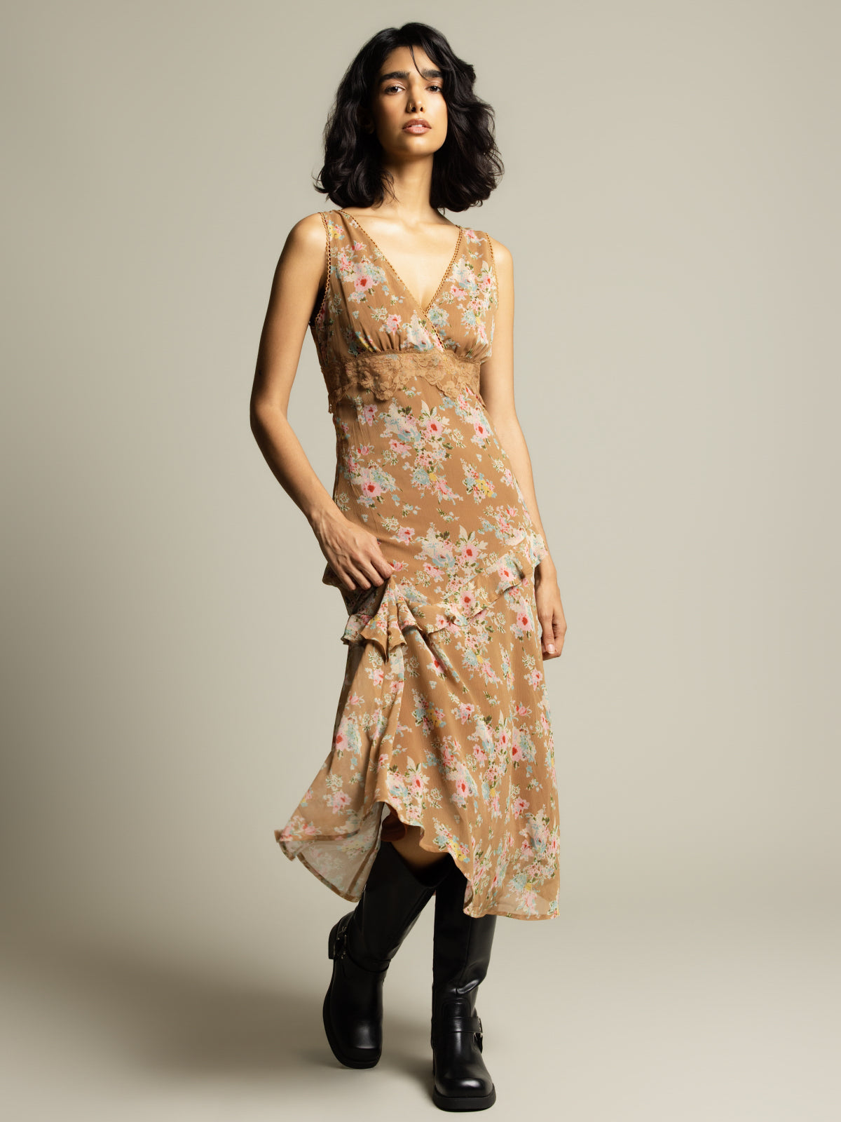 Robe fleurie à volant