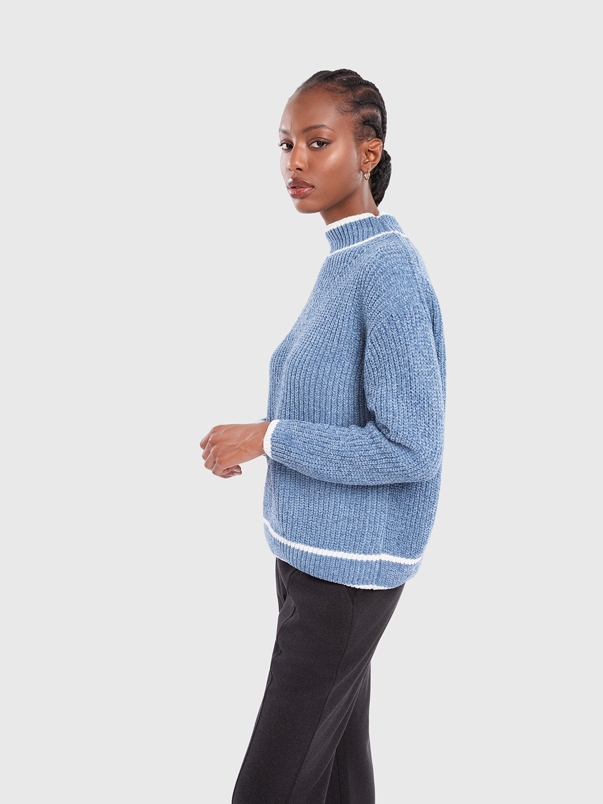 Pull en chenille à bordures contrastées