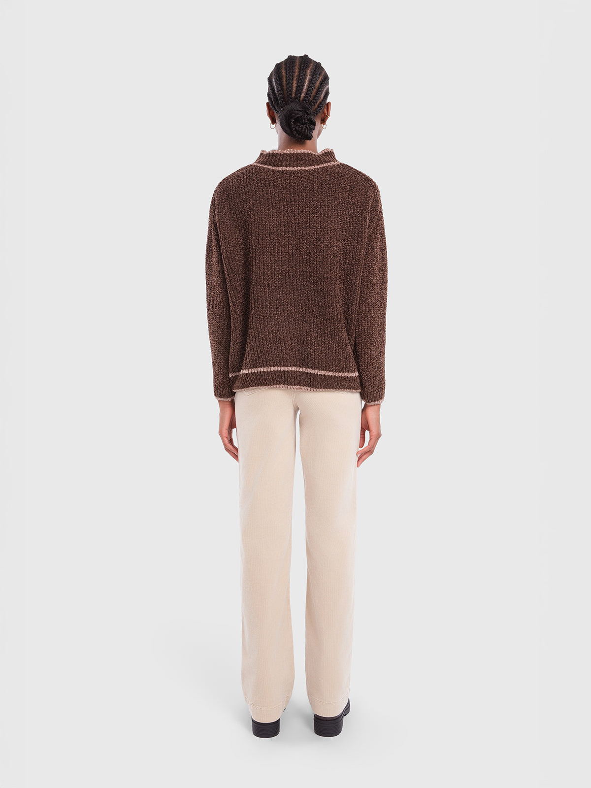 Pull en chenille à bordures contrastées