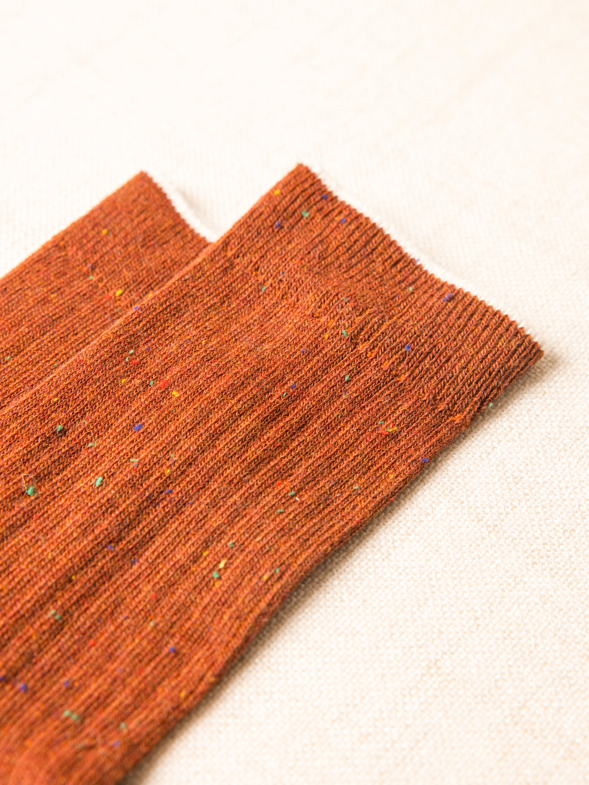 Chausettes à points colorés