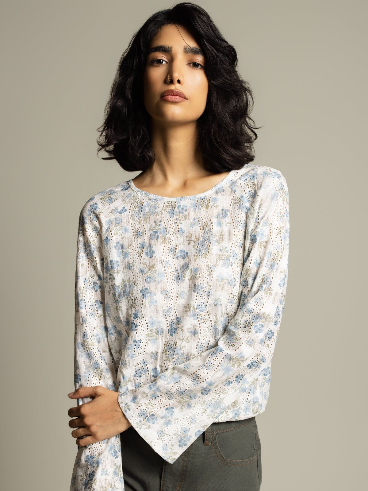 Haut brodé floral