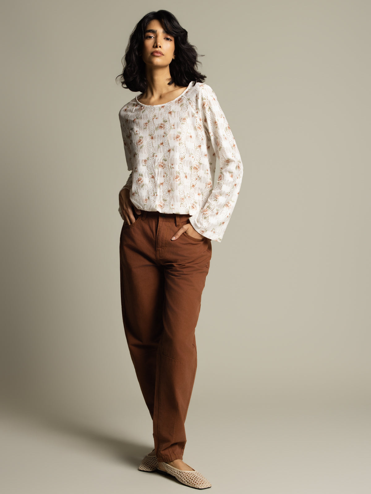 Haut brodé floral