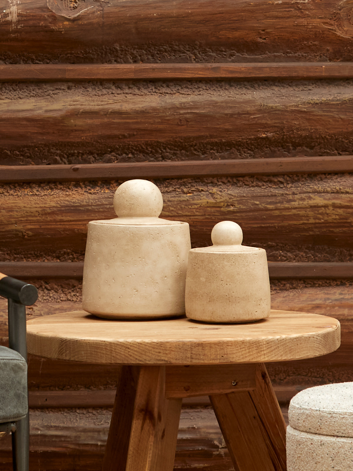 Petit contenant travertin avec couvercle