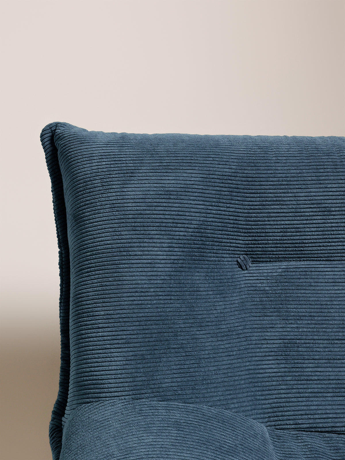 Cushioned accent chair