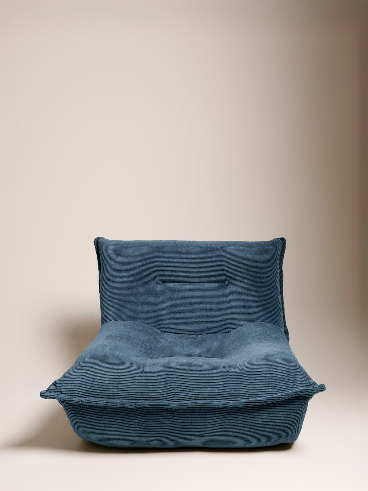 Cushioned accent chair