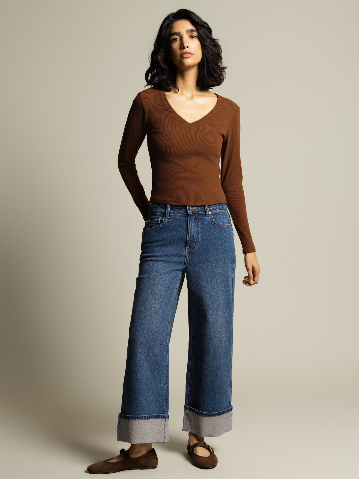 7/8 wide-leg cropped jeans with cuffs