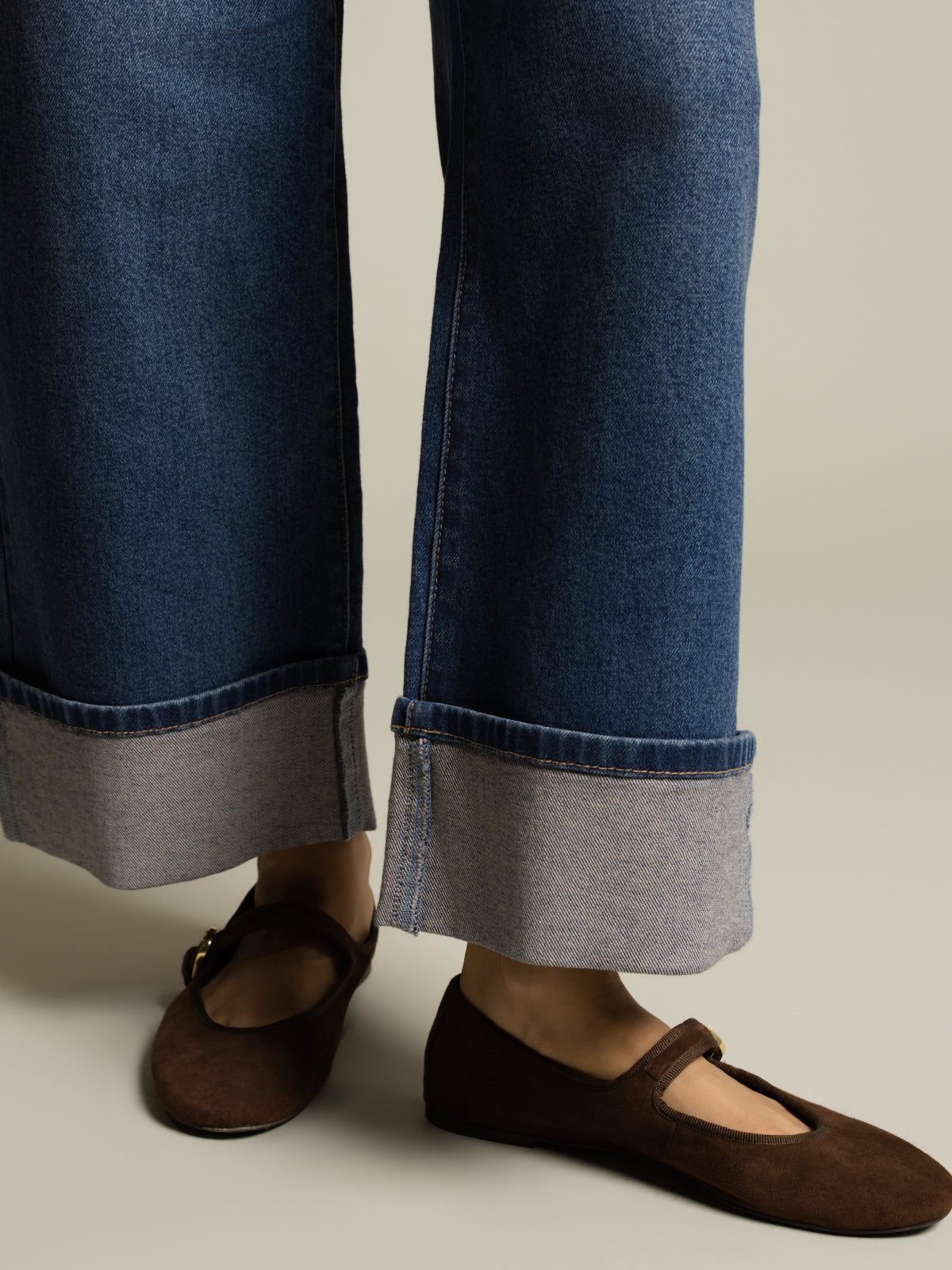 7/8 wide-leg cropped jeans with cuffs