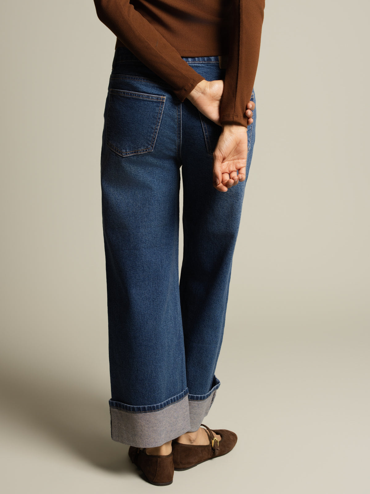 7/8 wide-leg cropped jeans with cuffs
