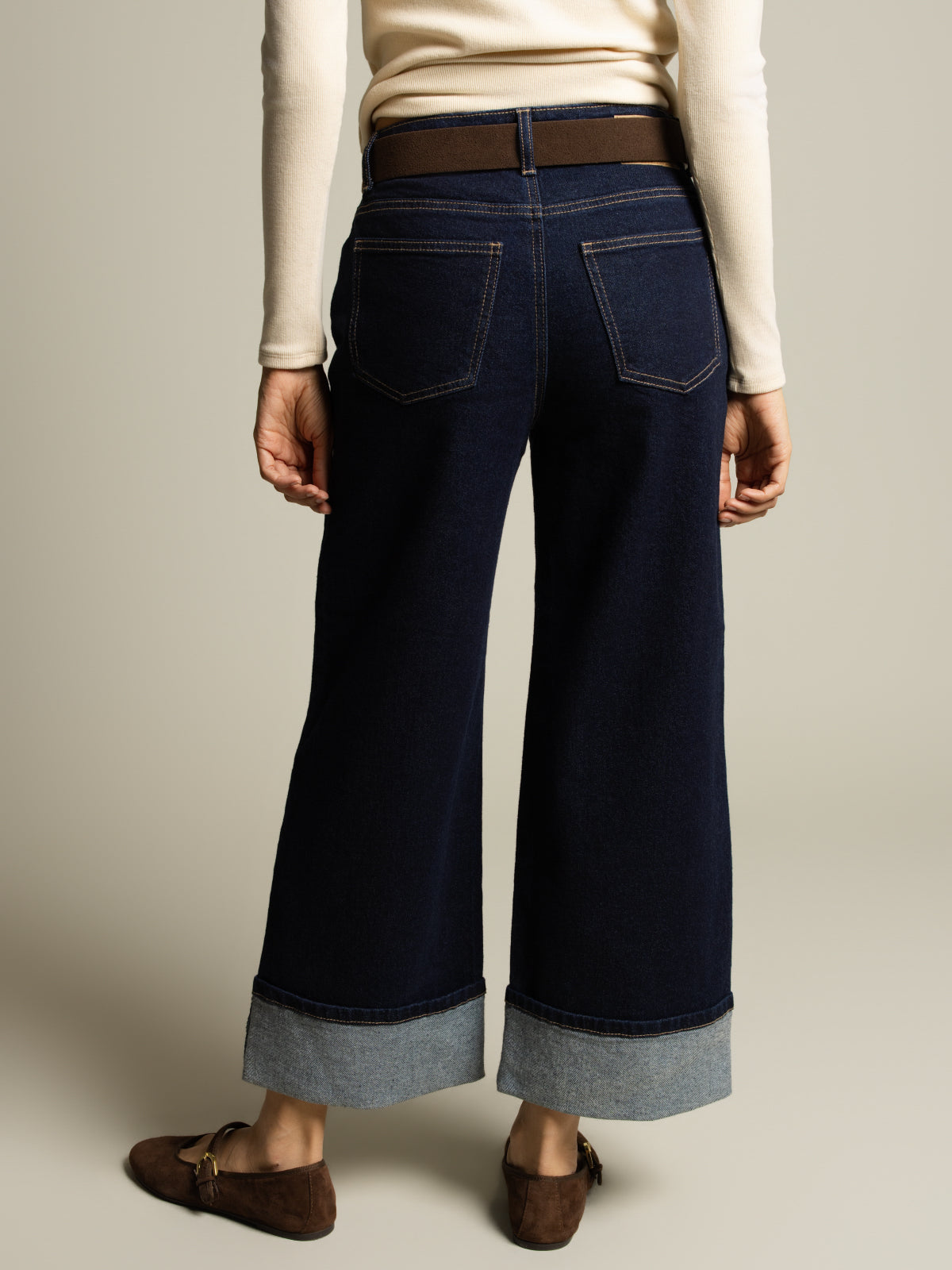 7/8 wide-leg cropped jeans with cuffs