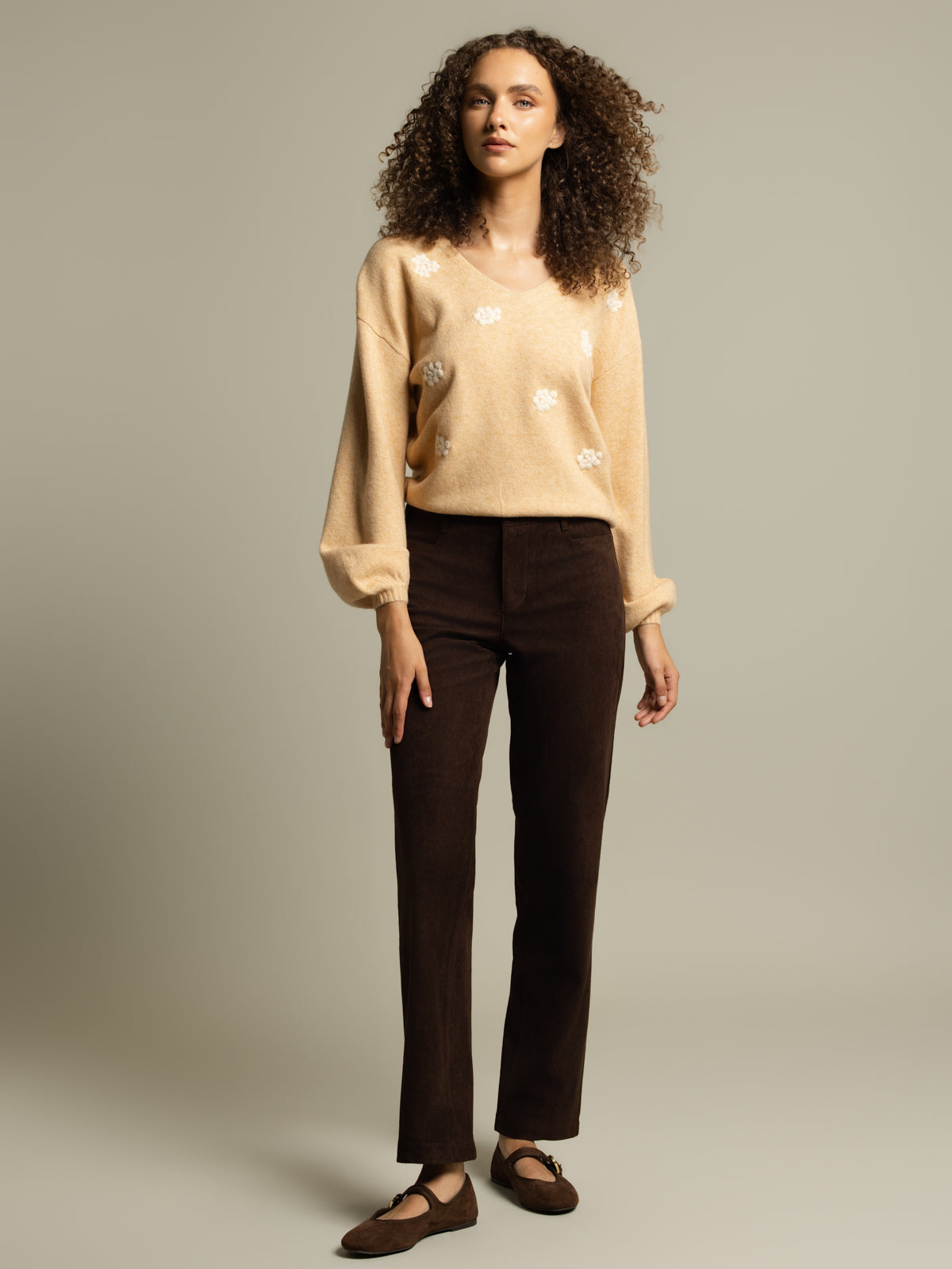 Pantalon suède jambe droite