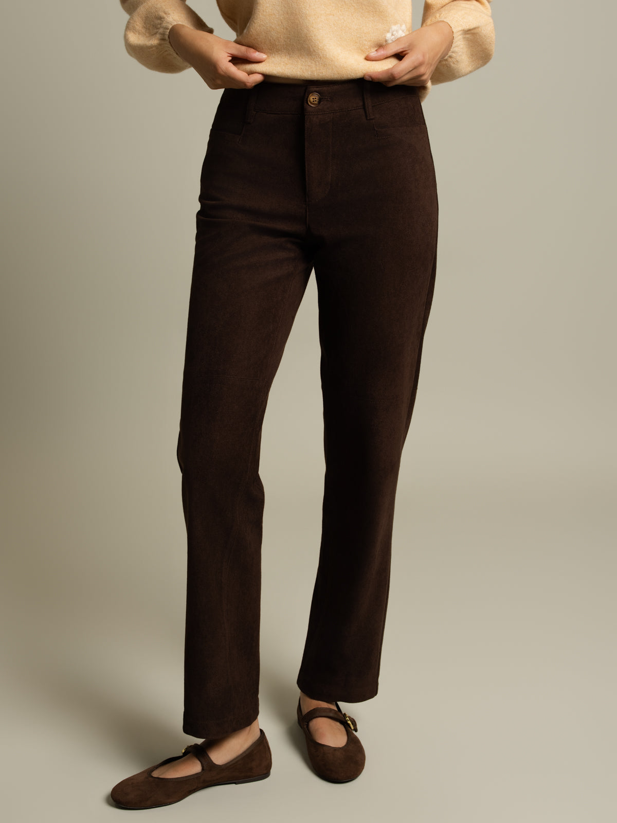 Pantalon suède jambe droite