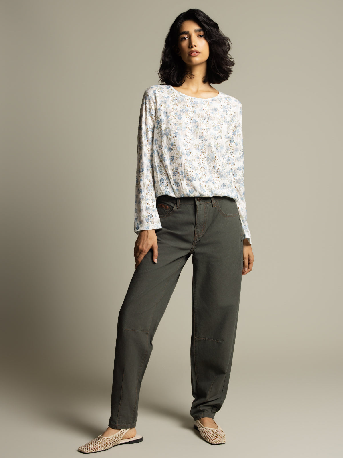 Barrel-leg pants