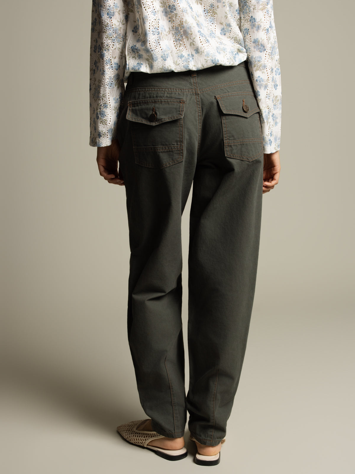 Barrel-leg pants