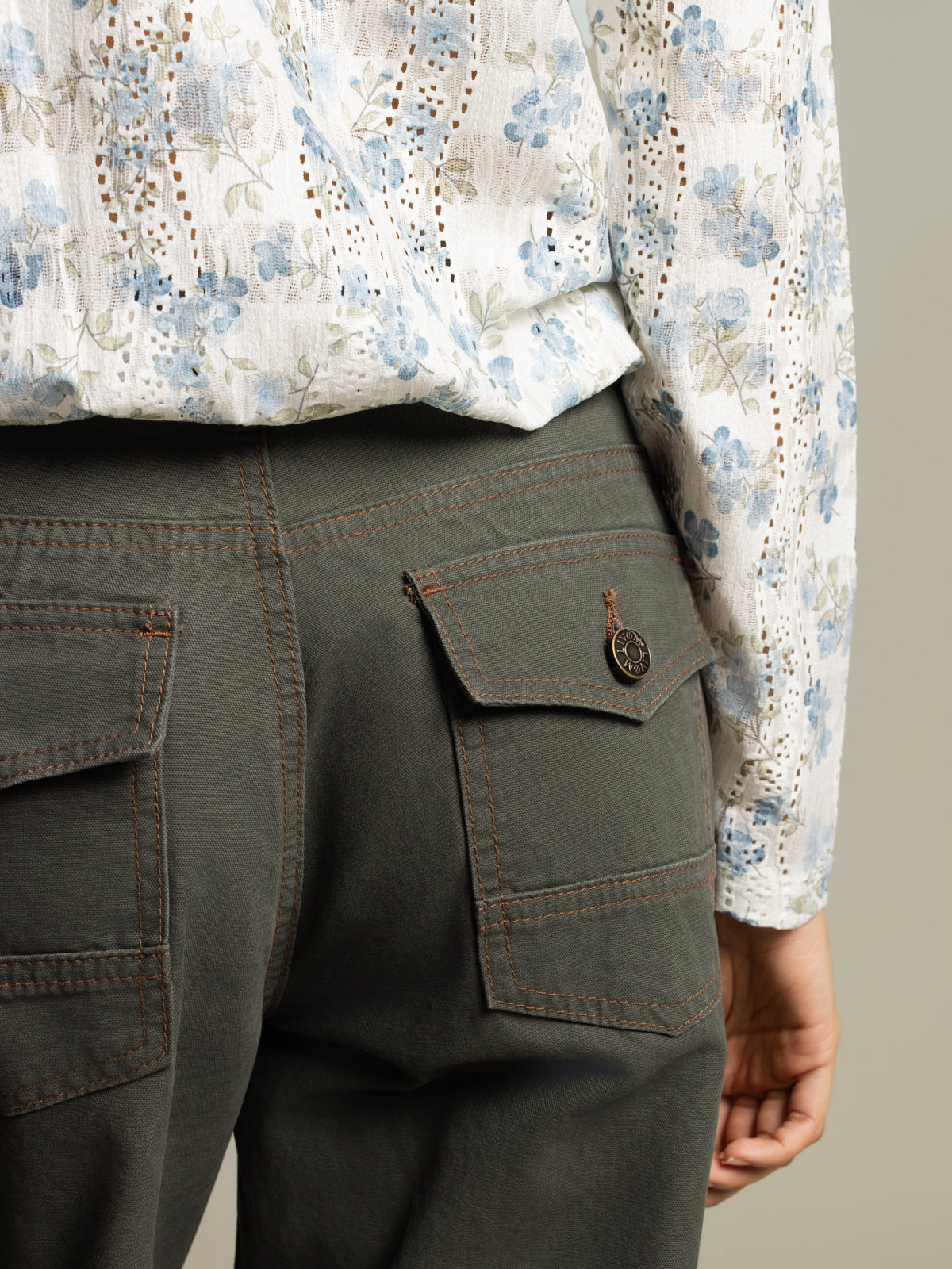 Barrel-leg pants
