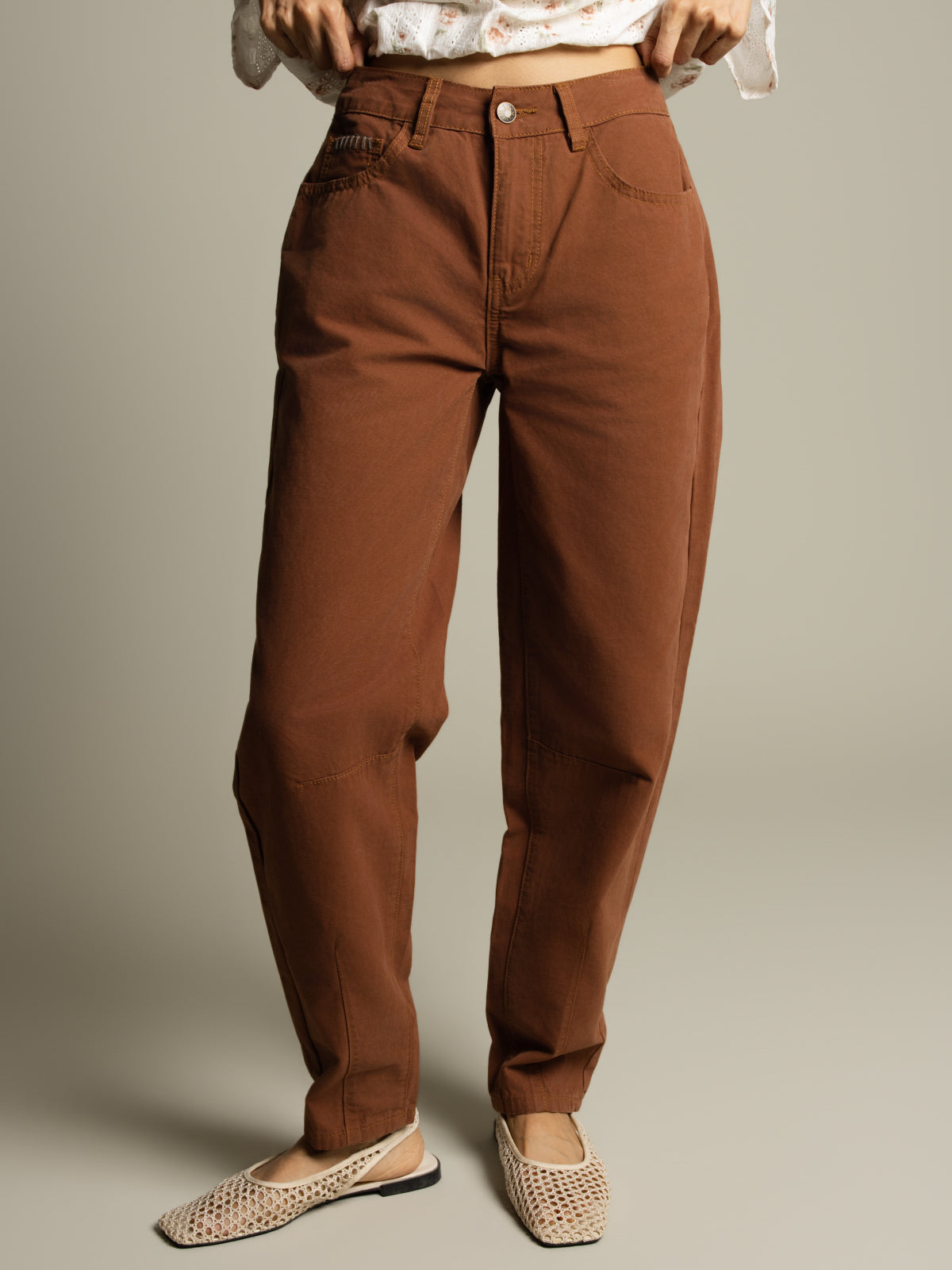 Barrel-leg pants