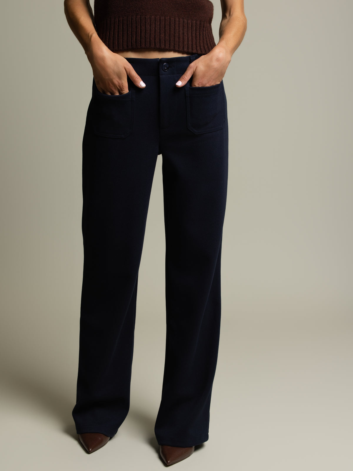 Semi-wide trouser