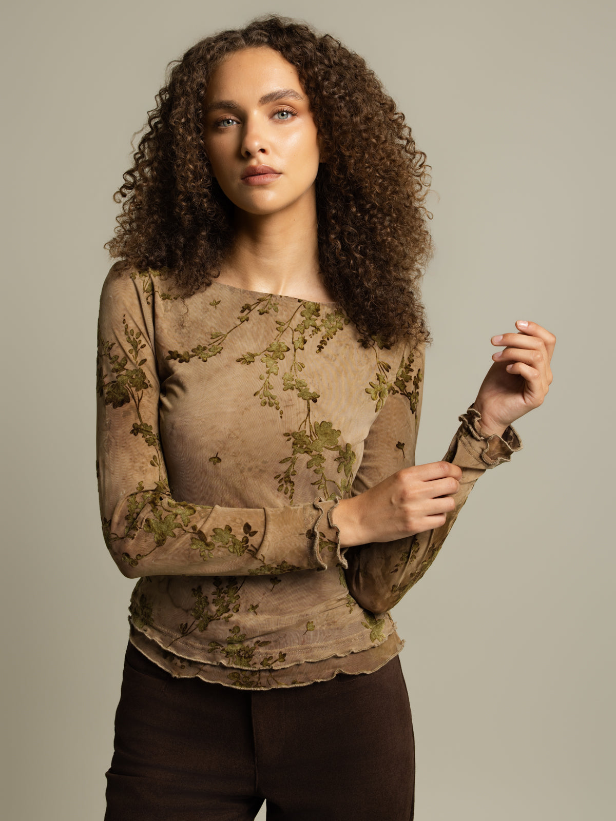 Haut mesh velours floral