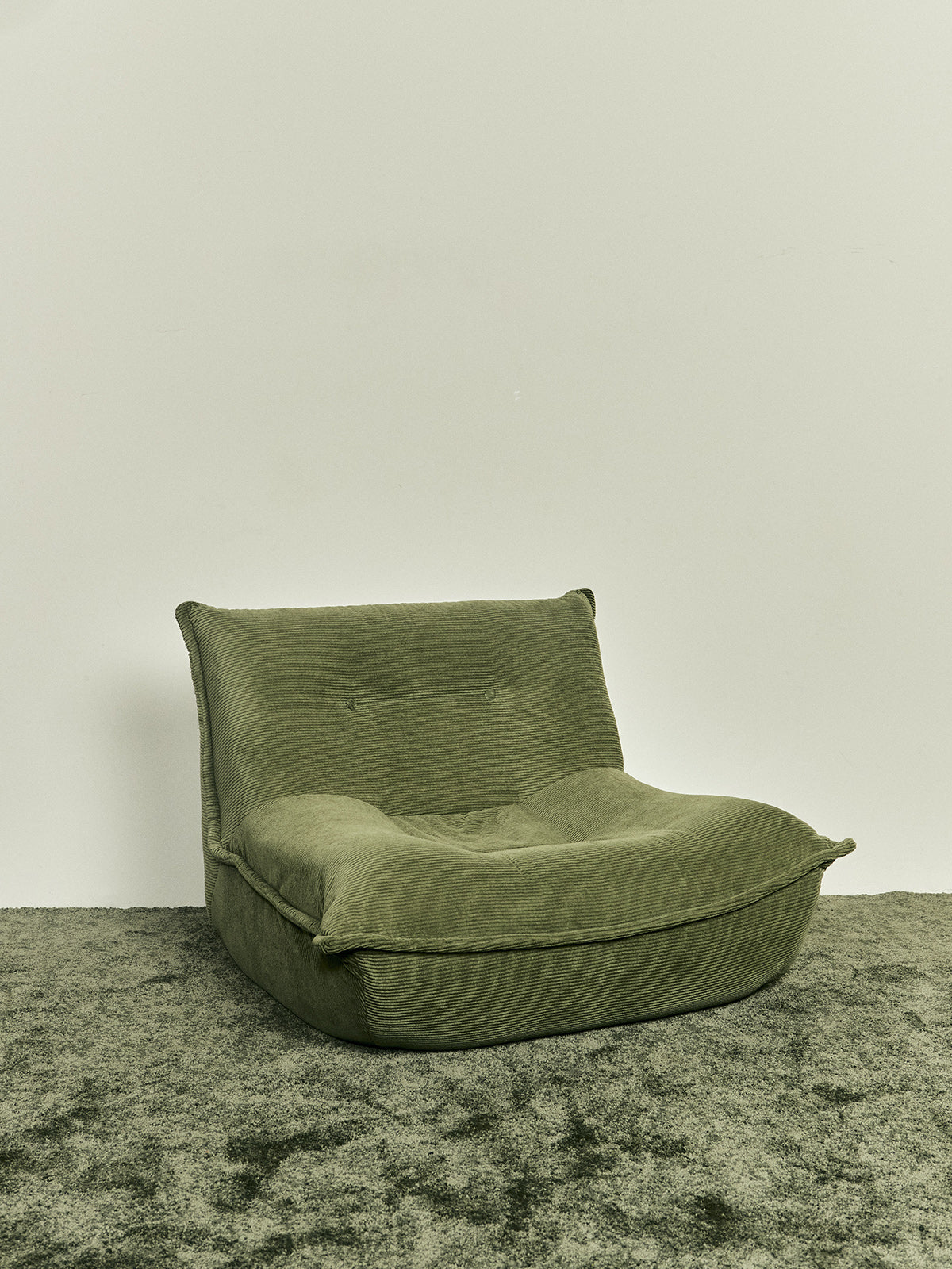 Cushioned accent chair