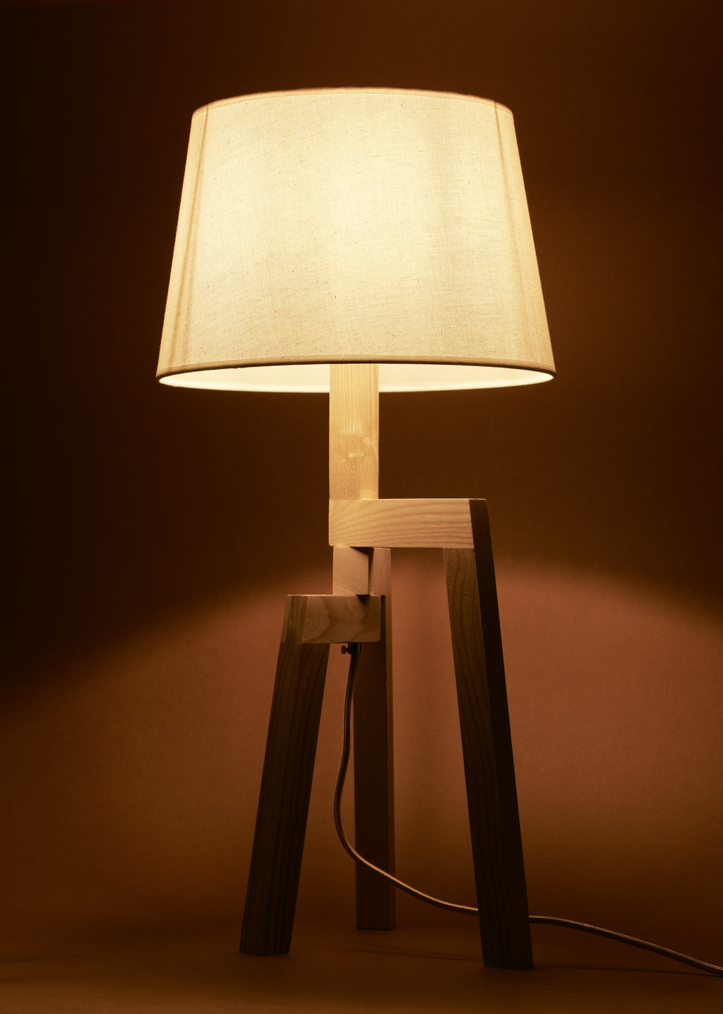Lampe de table en bois