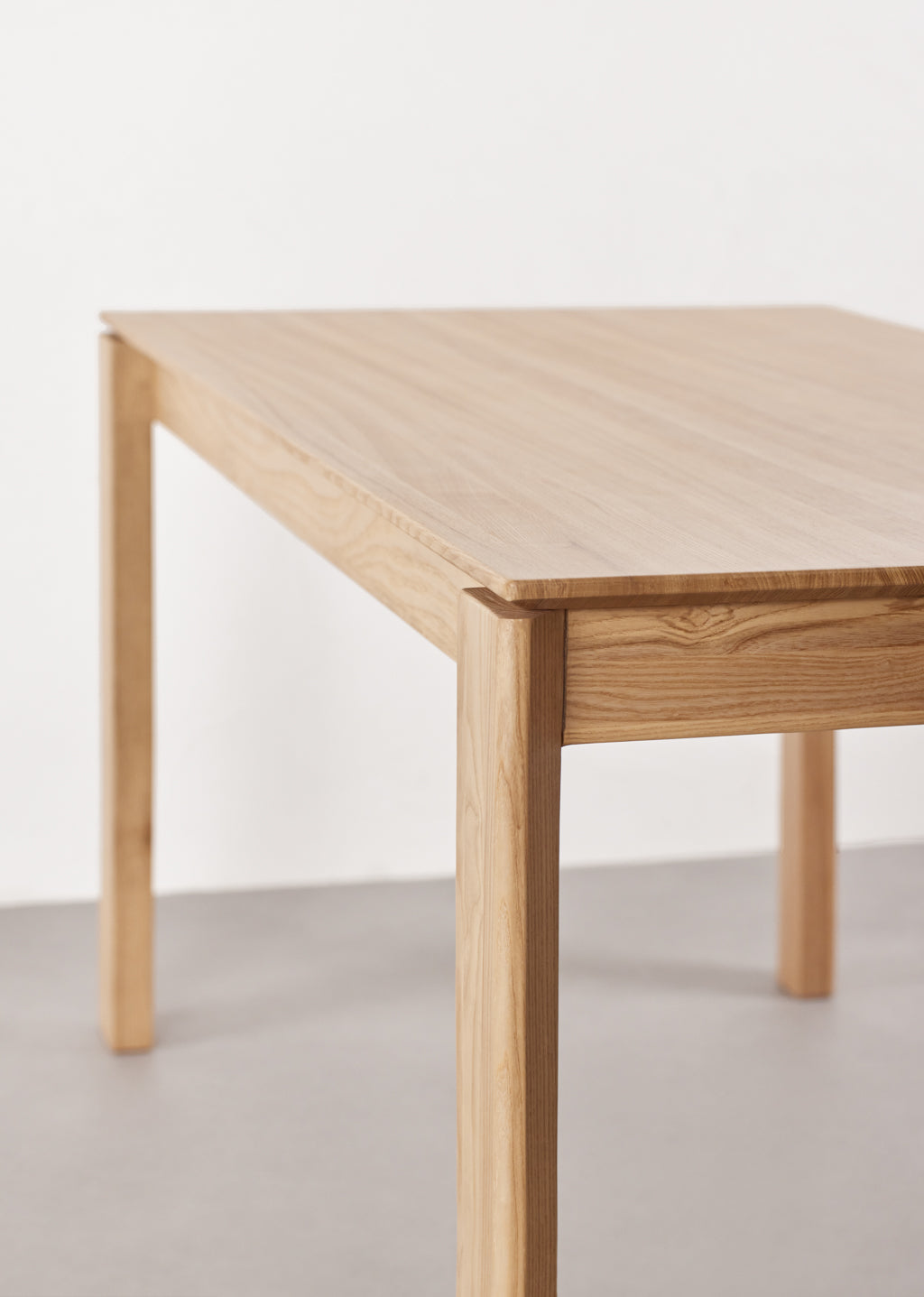 St-Laurent Wood Table