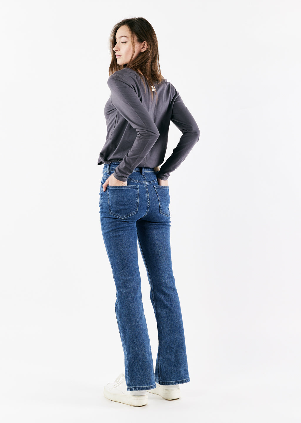 Mid-Rise Loose Fit Jean with Slit