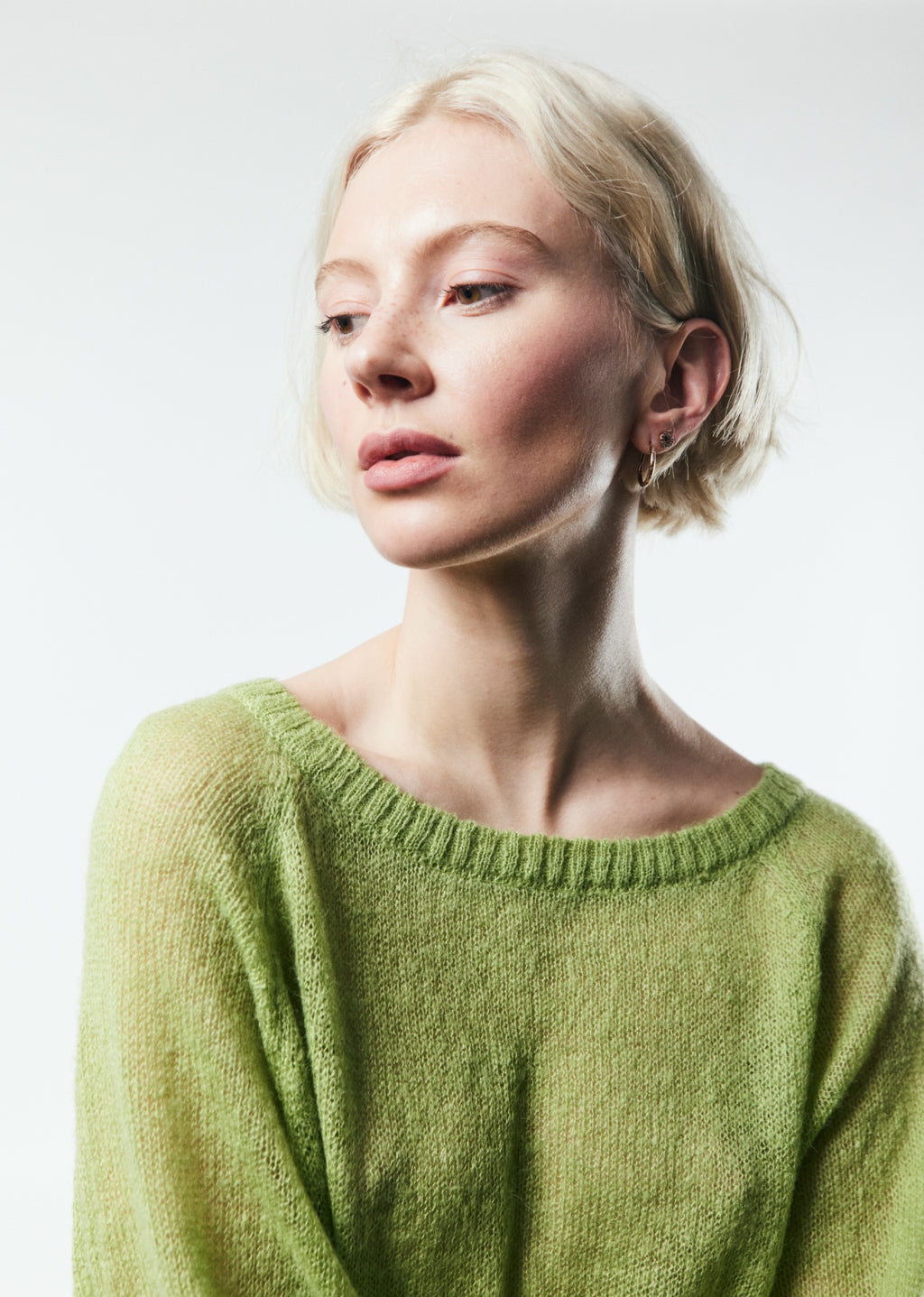 Airy & fluffy Yarn Sweater