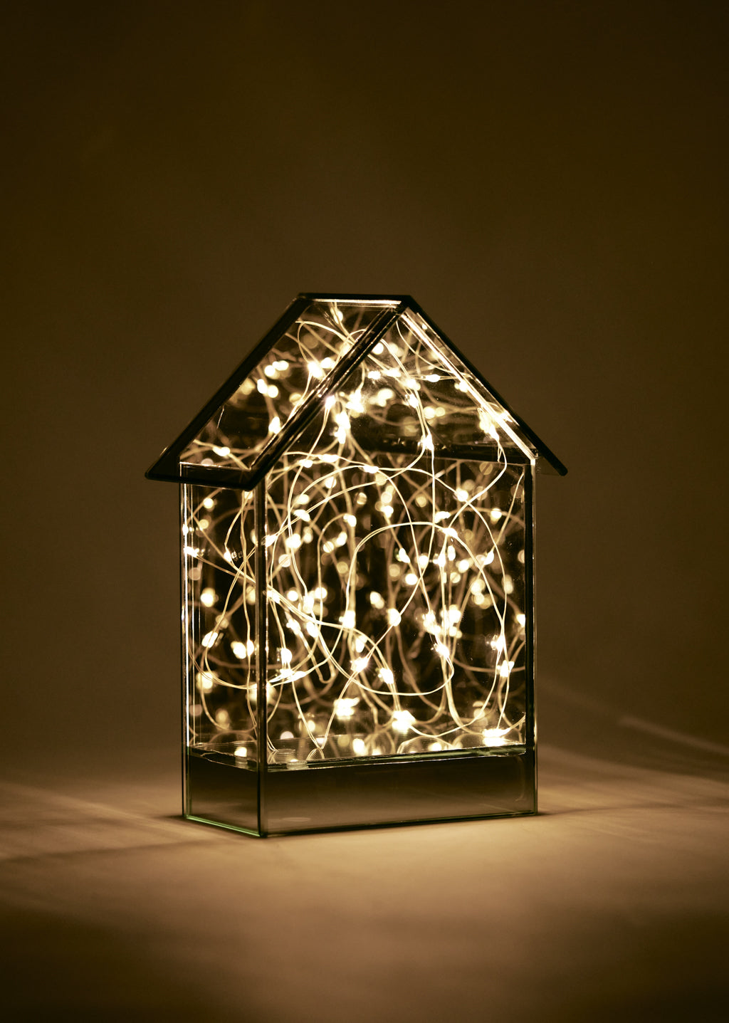 Maison de verre lumineuse - moyenne