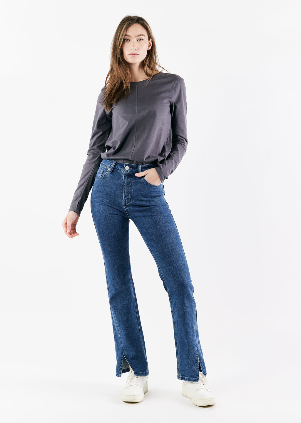 Mid-Rise Loose Fit Jean with Slit